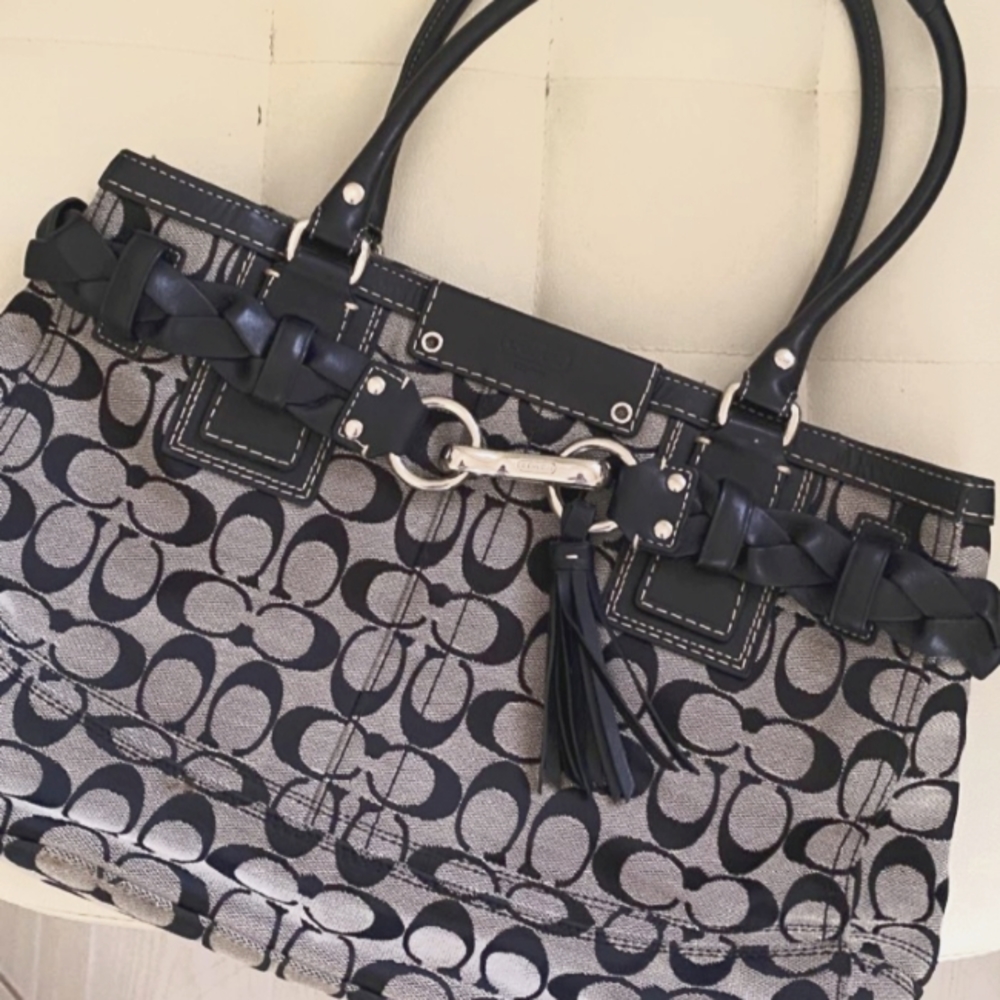 COACH HAMPTON SIGNATURE CARRYALL #13065 – BLACK/ WHITE